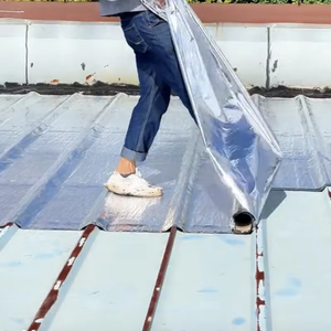 Membrana de Aislamiento Térmico Impermeable de Alta Calidad con Superficie de Aluminio para Techos de Construcción en Exteriores, Nueva Impermeabilización - Product Image 3