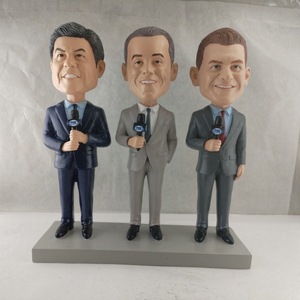 Exquis dynamique vibrant mignon personnage hôte personnalisé Bobble Head joyeux figurines en résine Unique drôle articles décoratifs de bureau - Product Image 1