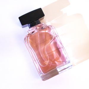 Flacon de parfum vide de luxe personnalisé avec logo, 100 ml, carré plat, transparent avec bouchon noir, flacon de parfum en verre réutilisable - Product Image 6