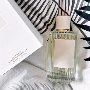 Perfume Original al por Mayor, Fragancia Unisex Amaderada, Aroma Fresco y Duradero, Eau <span class=keywords><strong>de</strong></span> Parfum para Hombre y Mujer, 150 ml, Perfume en Spray - Product Image 3