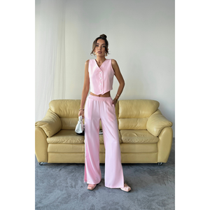 Ensemble mode femme taille S : Gilet court rose et pantalon à fente latérale et rayures latérales - Product Image 4