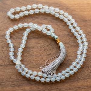 Collier Jap Mala Souvenir en Opale Naturelle, Perles Rondes Polies, Fait Main, 108 Perles, avec Pompon - Product Image 1