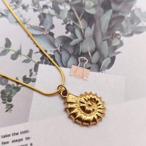 Collares Personalizados con Colgante de Concha Hawaiana Chapados en Oro de 18K, Joyería de Acero Inoxidable, Collar con Colgante de Caracol para Mujer - Product Image 1