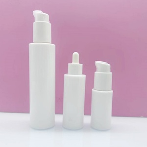 ขวดแก้วสีขาวทรงไหล่แบน ขนาด 30 มล. 50 มล. 100 มล. 120 มล. ขวดแก้วโอปอลสำหรับเครื่องสำอางพร้อมหัวปั๊ม และกระปุกแก้วขนาด 50 กรัมสำหรับเครื่องสำอาง - Product Image 1