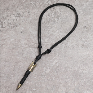 قلادة سترة جلدية شخصية رائعة ، قلادة سهم جلدية كلاسيكية للرجال - Product Image 4