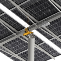 Système de suivi solaire à poteau unique économique, entraînement rotatif, capacité de 4,8 kWp, portée de suivi de 45°, entretien facile, 10 ans