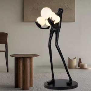 Lampe de sol sculpturale <span class=keywords><strong>LED</strong></span> moderne de style humanoïde pour salon extérieur, vente en gros - Product Image 1