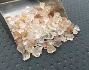 Incroyable, magnifique, cheveux uniques, Quartz, 50 pièces, cuivre naturel, Rutile, pierre précieuse en vrac, minuscule, brut, vente en gros - Product Image 4