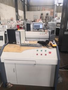 Macchina Computerizzata Idraulica Universale per Test di Trazione e Compressione 1000KN - Product Image 5