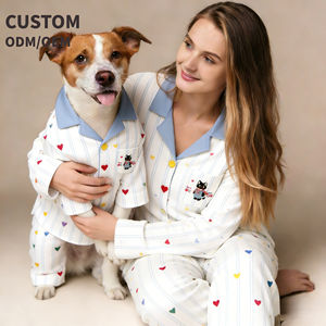 Pijamas de Algodón de Lujo con Estampado Personalizado para Perros - Conjunto a Juego con Solapa Festiva para Perros y Dueños - Product Image 6