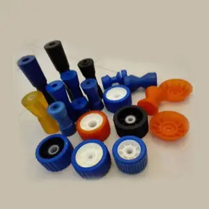 Pièces de <span class=keywords><strong>remorque</strong></span> de <span class=keywords><strong>bateau</strong></span> personnalisées en usine 8 ''<span class=keywords><strong>rouleaux</strong></span> de <span class=keywords><strong>remorque</strong></span> rouleau de quille d'arc de <span class=keywords><strong>remorque</strong></span> de <span class=keywords><strong>bateau</strong></span> en caoutchouc coloré - Product Image 1