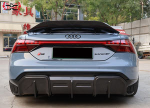 Accessori Auto Separatore Paraurti Posteriore in Fibra di Carbonio per <span class=keywords><strong>Audi</strong></span> E-<span class=keywords><strong>TRON</strong></span> <span class=keywords><strong>GT</strong></span> 2021+ Decorazione Perfetta - Product Image 3