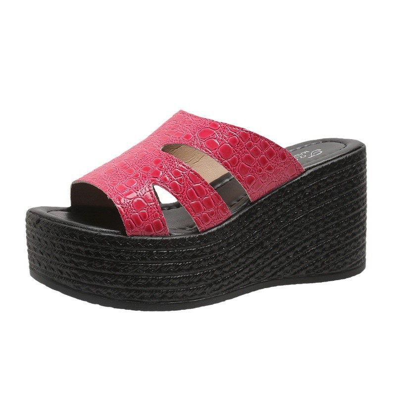 summer collection for women 2025 shoes or slippers