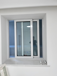 Fenêtre coulissante moderne en PVC de haute qualité avec stores suspendus, coupe-vent, isolation thermique horizontale, durable et économique - Product Image 3