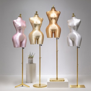 หุ่นโชว์เสื้อผ้าครึ่งตัวพลาสติก BBL สำหรับร้านขายเสื้อผ้าสไตล์ยุโรปและอเมริกา  แบบตั้งโชว์สำหรับชุดชั้นในผู้หญิง ไซส์ใหญ่ - Product Image 1