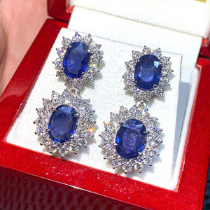 Orecchini a perno lunghi con zirconi a forma di fiore per donna, eleganti gioielli alla moda per le orecchie - Product Image 4