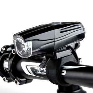 700 Lumen USB Rechargeable Lumière De Bicyclette Accessoires De <span class=keywords><strong>Vélo</strong></span> Led Lumière Lumière de <span class=keywords><strong>Casque</strong></span> - Product Image 1