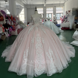 Vestido de Quinceañera Moderno Rosa Claro con Apliques, Lentejuelas, Cuentas y Encaje, Vestido de Fiesta de Gala Talla XS176 - Product Image 2