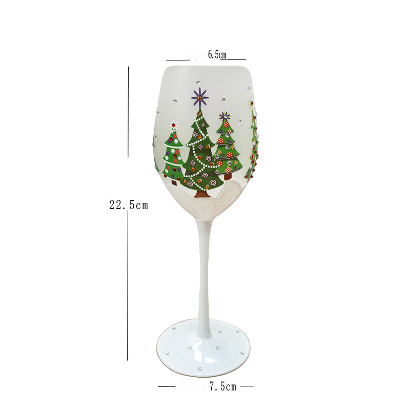 Albero di Natale bianco opaco nella neve