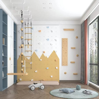 Mur d'escalade intérieur sûr pour enfants avec toboggan et anneaux pour salle de jeux à la maison pour tout-petits