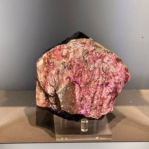 Produtos Espirituais Premium: Pedras Brutas Naturais de Sugilita Roxa Escura para Cura, Gemas Brutas Domésticas à Venda - Product Image 6