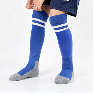 Chaussettes de football pour enfants, haute qualité, tricotées, rayées, hauteur genou, respirantes, absorbant la transpiration, antibactériennes, séchage rapide, sport - Product Image 3