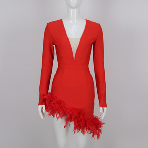 Elegante Mini Abito <span class=keywords><strong>Aderente</strong></span> Fasciante <span class=keywords><strong>Corto</strong></span> da Festa a Maniche Lunghe con Piume di Struzzo Rosse - Product Image 4