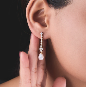 Magnifiques Boucles d'Oreilles Perles Diamantées Serties En Métal Premium Avec Perles Rayonnantes Et Diamants Étincelants D'Inde - Product Image 5