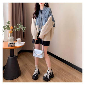 Nueva chaqueta de suéter de empalme de mezclilla para <span class=keywords><strong>mujer</strong></span> primavera otoño estilo perezoso suelto diseño de un solo botón abrigo de punto de <span class=keywords><strong>vaquero</strong></span> - Product Image 2