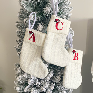 <span class=keywords><strong>Chaussette</strong></span> de <span class=keywords><strong>Noël</strong></span> Brodée 26 Lettres avec Alphabet Flocon de Neige, Ornement Personnalisé pour Sapin de <span class=keywords><strong>Noël</strong></span>, Décoration de Vacances Familiales, Cadeau - Product Image 1