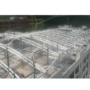 Cột hỗ trợ khó khăn arching cantilevered cấu hình lớn kéo dài không gian Trọng lượng nhẹ thép giàn cấu trúc của nhà máy lợp