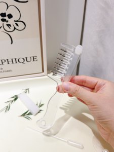 Pettine Applicatore Liquido per Cuoio Capelluto a 6 Denti, Pettine Massaggiante per Trattamento Olio Capelli, Strumento Professionale per la Cura dei Capelli - Product Image 3