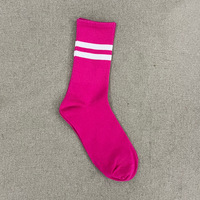 Chaussettes de sport pour femmes en coton doux aux couleurs vives d'automne, à deux rayures, chaussettes chic pour la rue