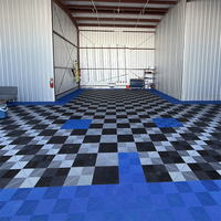 Dalles de sol modulaires carrées colorées 40x40x1.8cm en plastique PP PVC pour garage, atelier et detailing automobile
