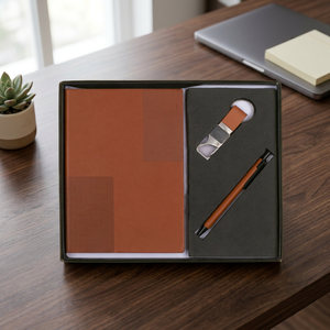 Set de Regalo Ejecutivo de Lujo: Elegante Cuaderno de Negocios, Llavero, Tarjetero, Agenda de Tapa Dura de Cuero y Tela, Tamaño A4, Papel PP - Product Image 2