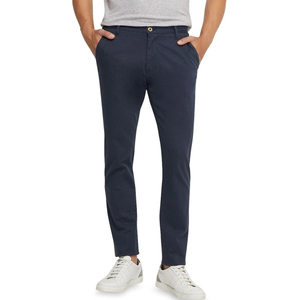 Pantalones chinos para hombre con pierna afilada, tobillo estrecho y corte moderno: versatilidad de estilo urbano contemporáneo y silueta casual refinada. - Product Image 1
