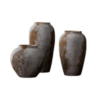 Nouveau vase en céramique artisanal de style Art déco chinois, écologique, cuit à haute température, orné de motifs, vintage, en argile brute.