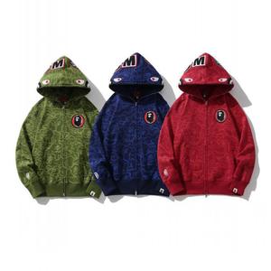 Sudadera con Capucha de Camuflaje de Edición Limitada con Diseño de Cabeza de Tiburón para Hombre, Corte Recto Personalizado, Cierre Frontal con Cremallera, Estilo Japonés - Product Image 1
