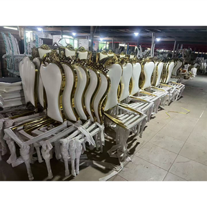 Silla moderna de lujo de acero inoxidable para bodas y eventos, silla con patas de acero inoxidable y cojín de cuero blanco - Product Image 1