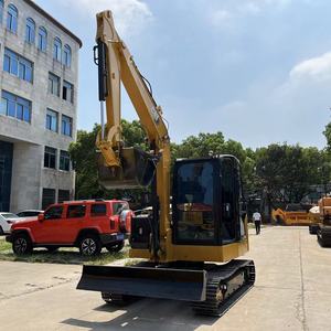 Mini-excavatrice sur chenilles Caterpillar 306 d'occasion, 90 % neuve, modèle 2023, incluant moteur, boîte de vitesses, pompe et composants essentiels. - Product Image 3