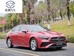 <span class=keywords><strong>Mercedes</strong></span>-Benz Classe A 2023 Usata, 4 Porte, 5 Posti, Berlina a Benzina, Interni Grigi, Basso Chilometraggio, Prodotta in Cina - Product Image 3