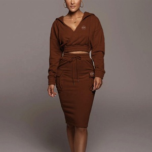 Conjunto <span class=keywords><strong>de</strong></span> Dos Piezas <span class=keywords><strong>de</strong></span> Falda Ajustada al Cuerpo con Cintura Alta y Top Corto Elástico con Capucha y Cuello en V, Conjunto <span class=keywords><strong>de</strong></span> Falda y Top Ajustado, Trajes Deportivos - Product Image 2