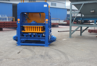 Machine de fabrication de pavés et de blocs creux entièrement automatique QT4-16 pour briques de ciment et pavés de bordure, durable et de qualité supérieure