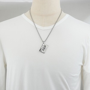 Yunnique – collier avec pendentif en forme de cassette audio en acier inoxydable, chaîne de 60cm, accessoire de mode Punk Rock Hip Hop - Product Image 4