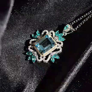 Collana con Ciondolo in Pietra Blu Oceano per Donne, Gioiello Scintillante alla Moda per Uso Quotidiano, Regalo - Product Image 3