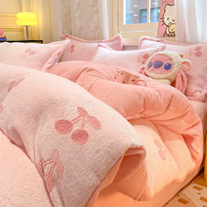 加厚雪花天鹅绒被子套装秋季珊瑚羊毛防水七件套优质聚酯纤维学生 - Product Image 1