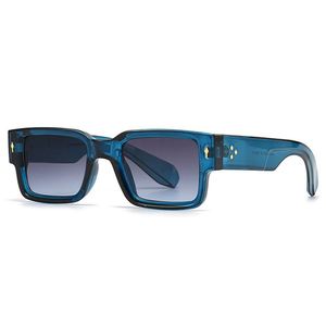 Gafas de Sol Personalizadas con Logotipo, Estilo Punk Vintage en Degradado Verde Oscuro para Mujer, Protección UV400, Remaches Cuadrados, para Hombre y Mujer - Product Image 4