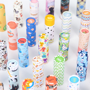 กล่องทรงกระบอกกระดาษแข็งรีไซเคิลแบบกำหนดเอง เป็นมิตรกับสิ่งแวดล้อม เคลือบเงา ลายนูน ปิดด้วยแม่เหล็ก ทำจากกระดาษคราฟท์ - Product Image 6