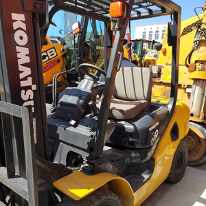 Komatsu รถฟอร์คลิฟต์ Komatsu30มือสองสำหรับ forkin ญี่ปุ่นแท้ใหม่30 3ตัน90% - Product Image 1