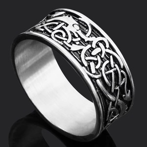 Anillo con Colgante de Dos Cabezas de Cuervo Vikingo Nórdico, Aleación, Diseño de Cabeza de Lobo, Estilo Vintage Religioso, Accesorio de Moda Masculina - Product Image 3